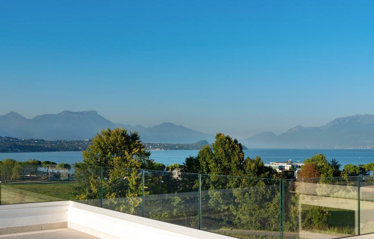 Villa Bianca Luxury Apartments Desenzano del Garda Exteriör bild