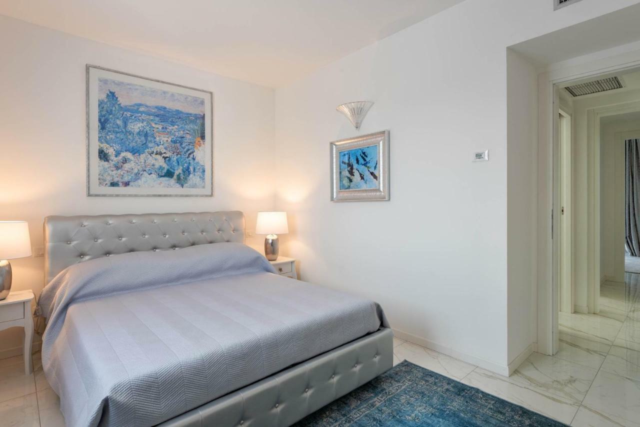 Villa Bianca Luxury Apartments Desenzano del Garda Exteriör bild