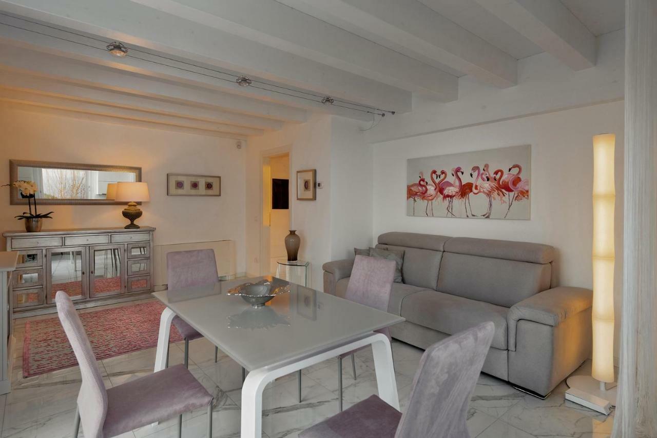 Villa Bianca Luxury Apartments Desenzano del Garda Exteriör bild
